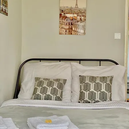 Uroczy Apartament Typu Studio - Centrum