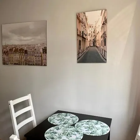 Uroczy Apartament Typu Studio - Centrum Warsaw