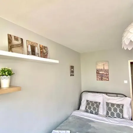 Uroczy Apartament Typu Studio - Centrum Apartment *